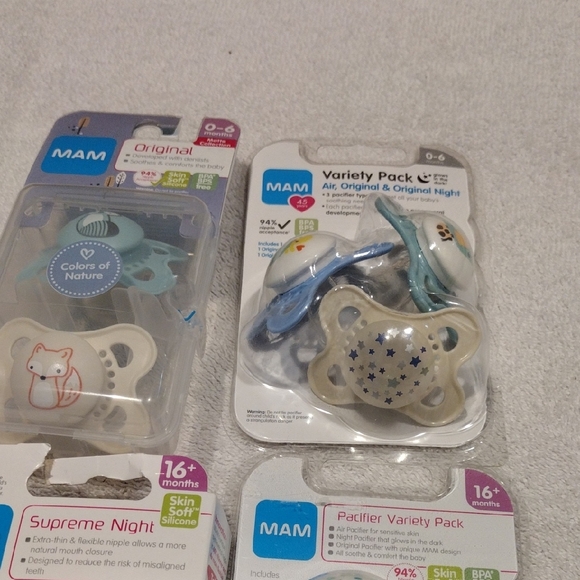 Animal Pacifier Clips and Teethers Set - Multicolor - Picture 2 of 4